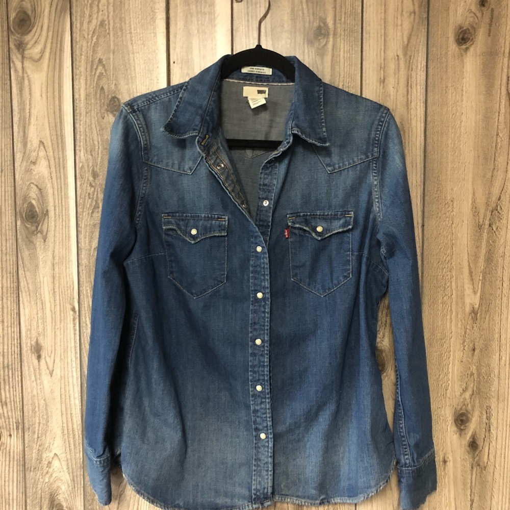 Women’s button up Levi Jean top